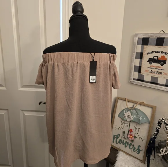 Off-Shoulder Tan Top - Picture 4 of 4